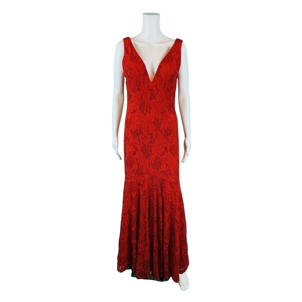 Dave & Johnny Formal Gown Women's Size 9/10 Red Lace Deep V Full Length Dress